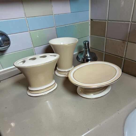 Croscrill Home Other - Beige White Gold Trim Ceramic Bath Set Toothbrush Holder Cup Soap Holder Decor